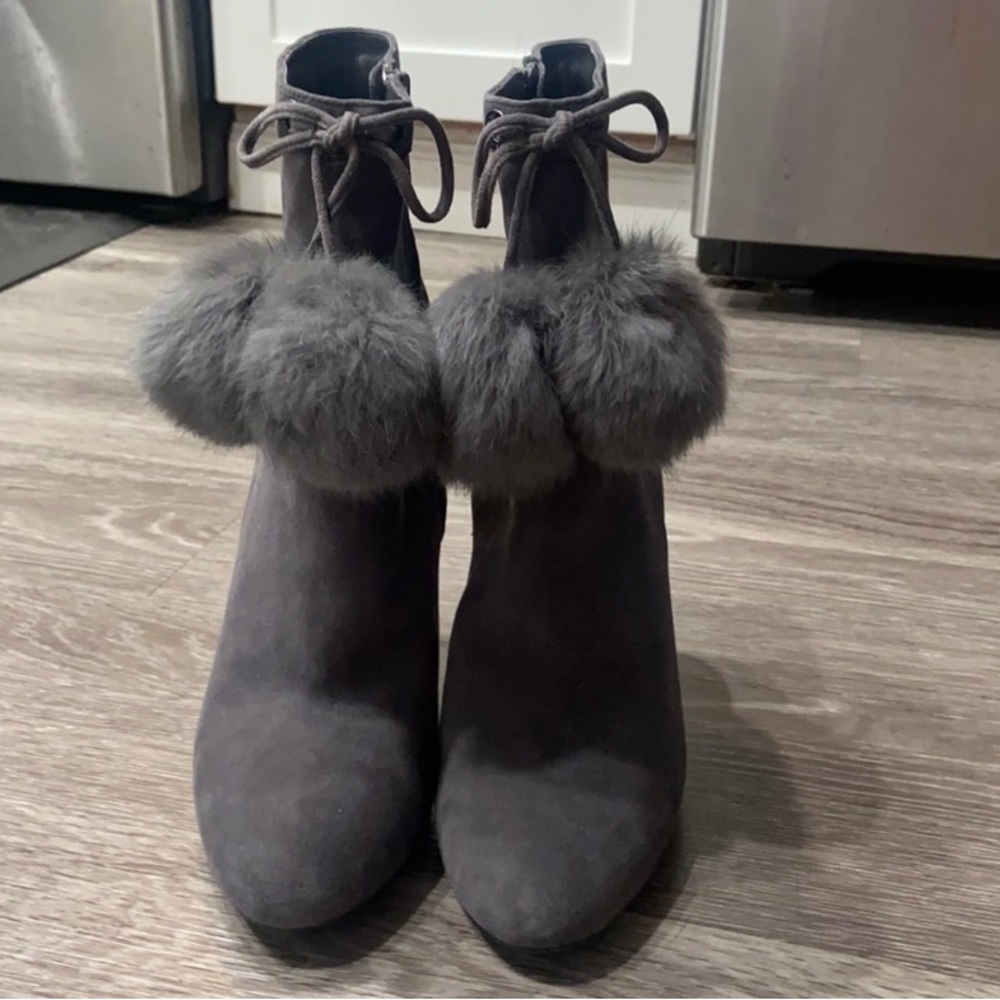 Micheal Kors Heels - Picture 2 of 4